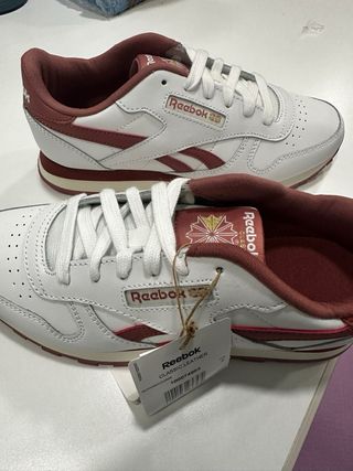 Zapatillas Reebok Blancas y Rojas