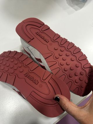 Zapatillas Reebok Blancas y Rojas