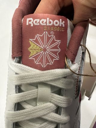Zapatillas Reebok Blancas y Rojas