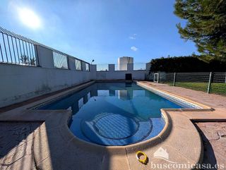 Chalet en venta en Linares