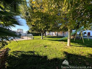 Chalet en venta en Linares