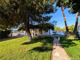 Chalet en venta en Linares