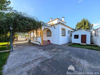 Chalet en venta en Linares