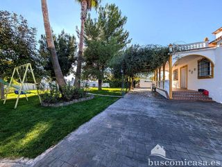 Chalet en venta en Linares