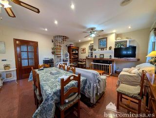 Chalet en venta en Linares