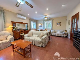 Chalet en venta en Linares