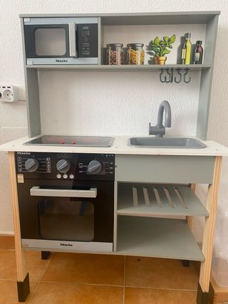 Cocinita de juguete Miele.