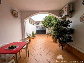 Chalet en venta en Linares