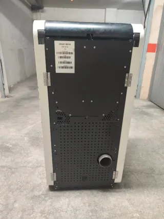 Estufa de pele, cáscara de almendra y hueso oliva