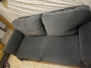 Sofá IKEA EKTORP 2 plazas, menos de un año de uso