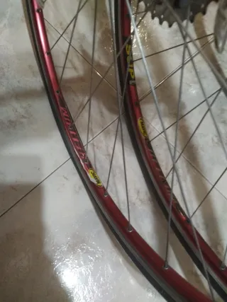 Llantas Mavic Helium