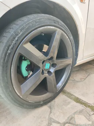 5 Llantas 18 Seat Exeo Fenix con neumatico