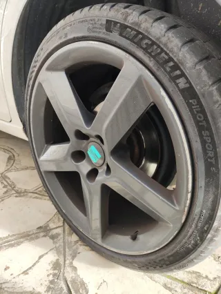 5 Llantas 18 Seat Exeo Fenix con neumatico