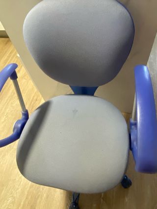 Escritorio madera y metal curvo y silla