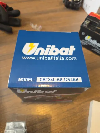Batería Unibat CBTX4L-BS 12V3AH nueva