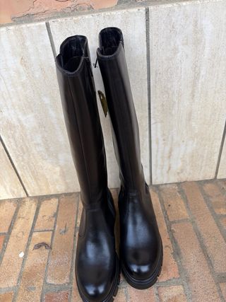 Stivali alti in pelle neri