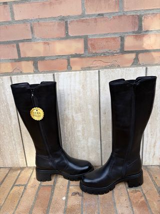 Stivali alti in pelle neri