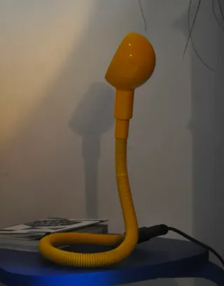 Lampada da tavolo Hebi Valenti vintage gialla