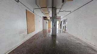 Local comercial en venta en Santa Eulàlia en Hospitalet de Llobregat, L´