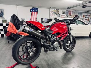 Ducati Monster 796, 18 mil kilómetros.