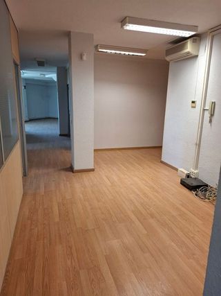 Oficina en alquiler en El Barral Ferial en Coslada