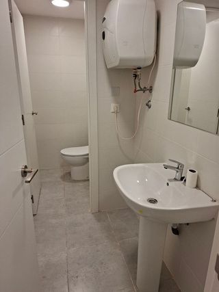 Oficina en alquiler en El Barral Ferial en Coslada