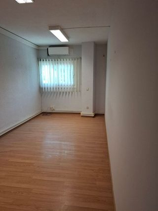 Oficina en alquiler en El Barral Ferial en Coslada