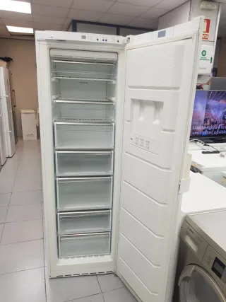 Congelador Vertical 1.85m con garantía