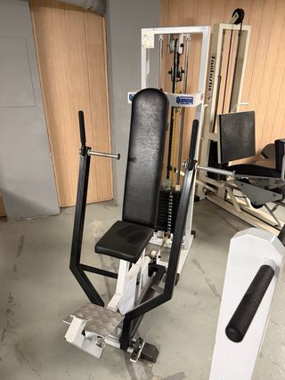 Máquinas Gimnasio enLLEIDA 12 maquinas+ mancuernas