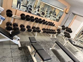 Máquinas Gimnasio enLLEIDA 12 maquinas+ mancuernas