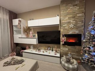 Mueble de salón modular blanco y madera