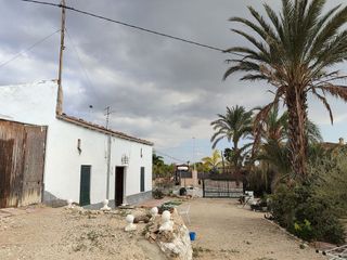 Chalet en venta en Peña de las Águilas en Elche