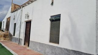 Chalet en venta en Peña de las Águilas en Elche