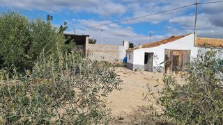 Chalet en venta en Peña de las Águilas en Elche