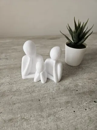 Statua famiglia moderna