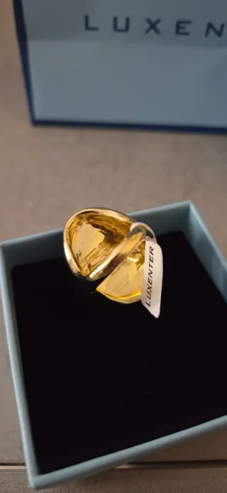 Anillo Luxenter Azul y Dorado.