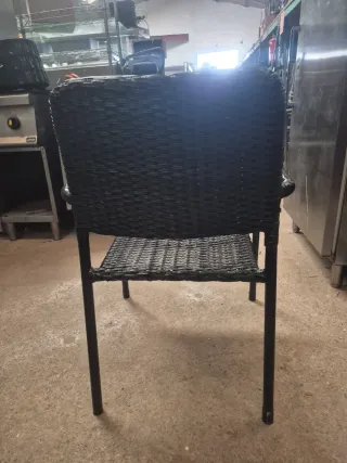 Sillas de ratán negras