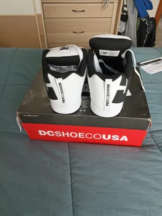 Zapatillas DC Court Graffik Negras y Blancas