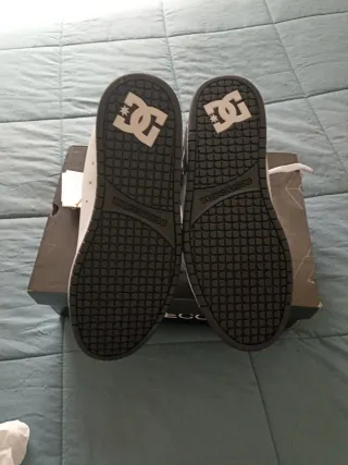 Zapatillas DC Court Graffik Negras y Blancas