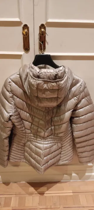 Plumífero mujer Calvin Klein Dorado.