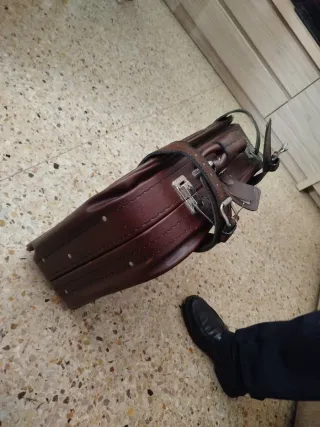 Maleta vintage cuero marrón años 70