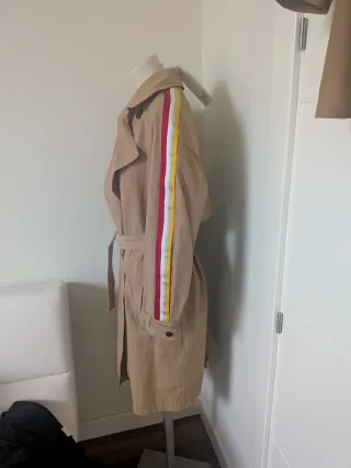 Gabardina mujer. Talla S/M sin estrenar.Zara