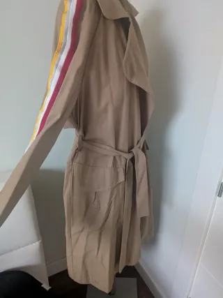 Gabardina mujer. Talla S/M sin estrenar.Zara