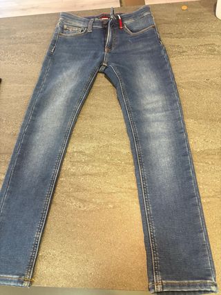 Pantalón vaquero elástico Tommy Hilfiger 140cm