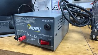 Fuente Alimentación NORU 13.8V DC 2.5-3.5A