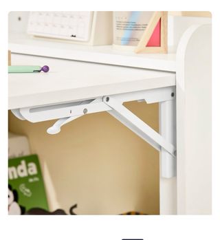 Mesa de trabajo plegable con estantes