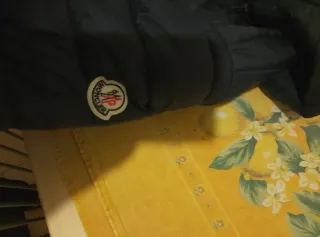 Piumino Moncler nero uomo invernale con cappuccio