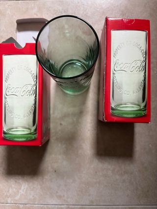 3 Platos lisos y vasos Coca-Cola a estrenar