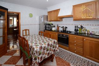 Casa adosada en venta en Castell (Es)