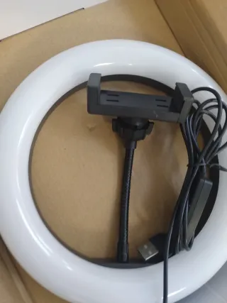 Aro de luz nuevo con trípode y soporte móvil